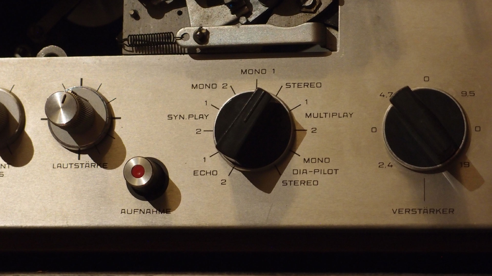 2024-03-05 abspielen Ame Zek's 'Unfinished sense of time' 2 (Tape Mix und Tape Echo Mix 2) (Tape 9)